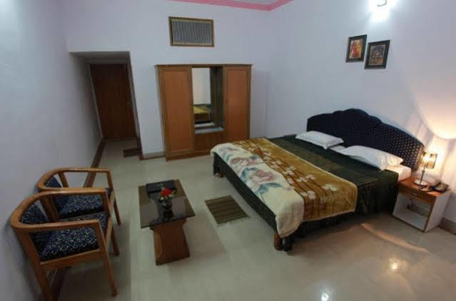 Hotel Surya Khajurāho Esterno foto